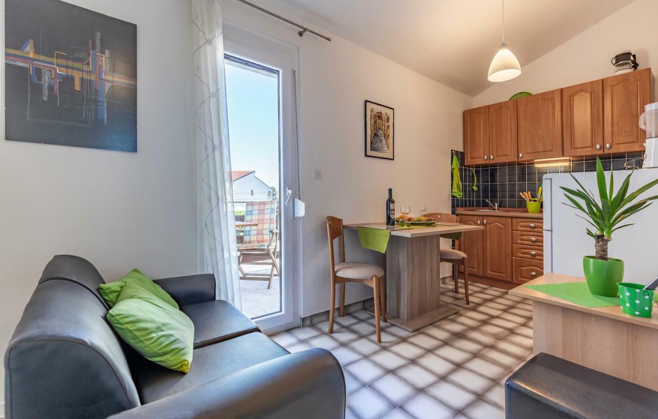 Apartment Denis Medulin Exteriör bild