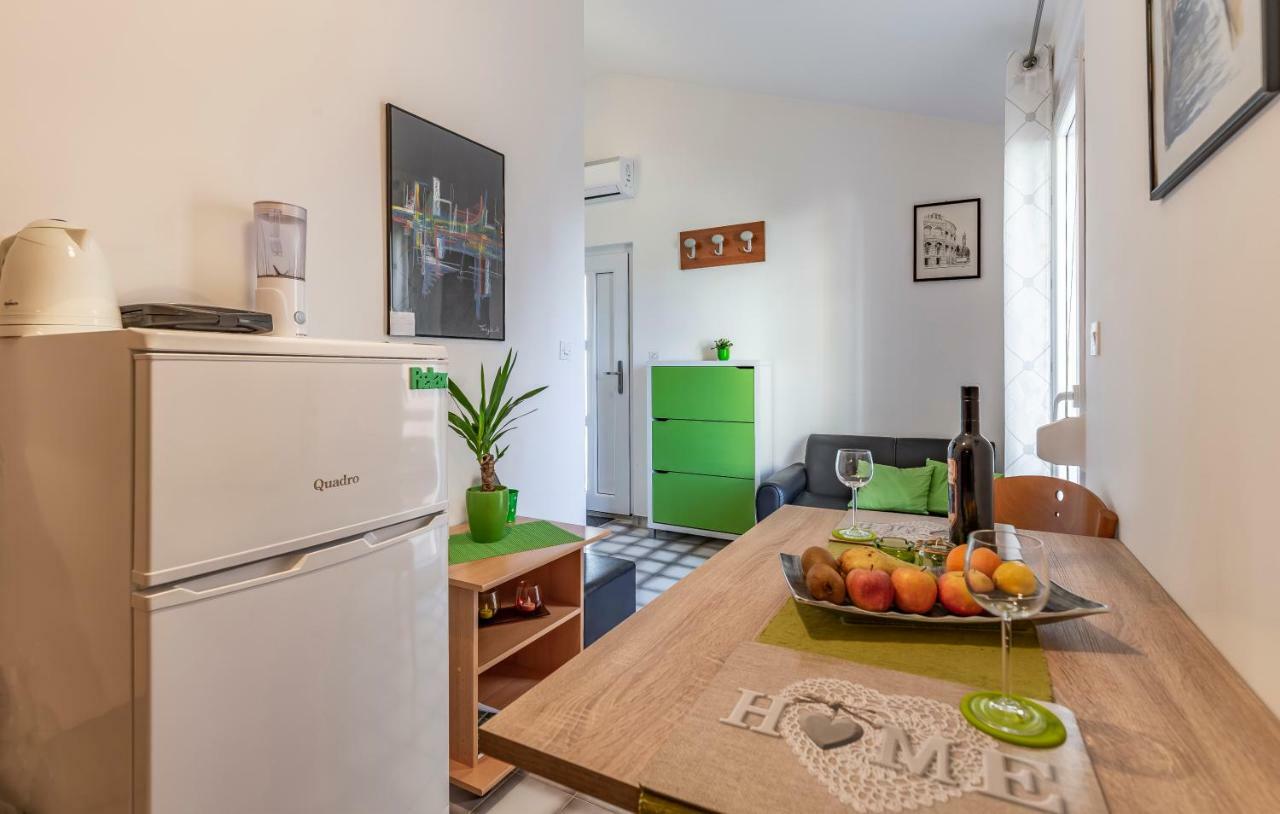 Apartment Denis Medulin Exteriör bild